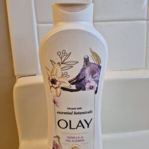 Olay Vanilla & Fig Flower Body Wash